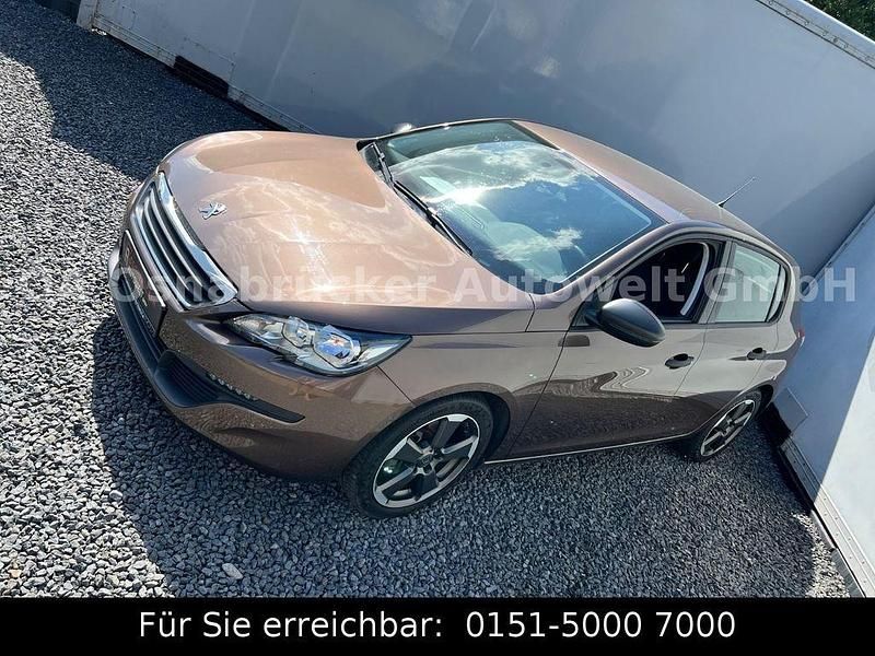 Braun Gebraucht 2015 Peugeot 308 Access Limousine | 9.999 € (Teuer) - Bild 1/3