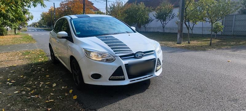 Gebraucht Ford Focus 125 PS (91 kW) 2014 Weiß Limousine