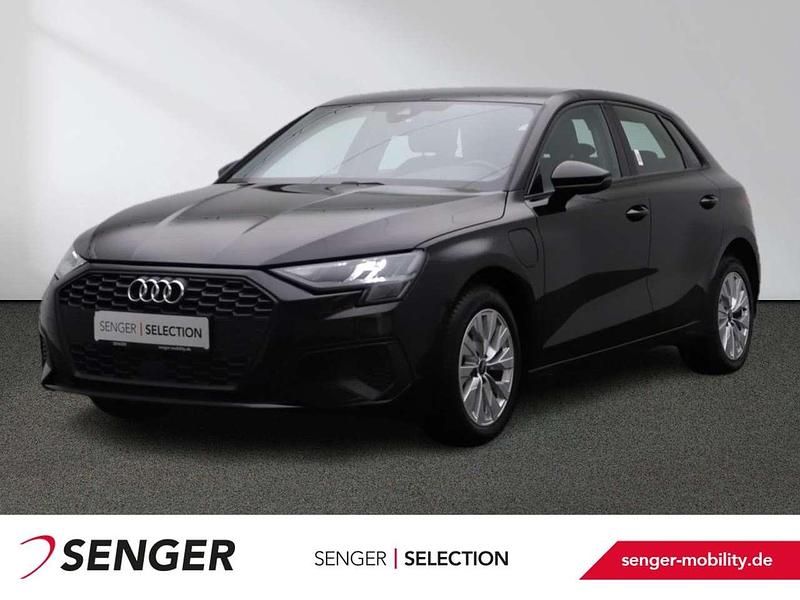 Brillantschwarz Gebraucht 2022 Audi A3 e-tron Ambiente Kleinwagen | 23.880 € (Fairer Preis) - Bild 1/4