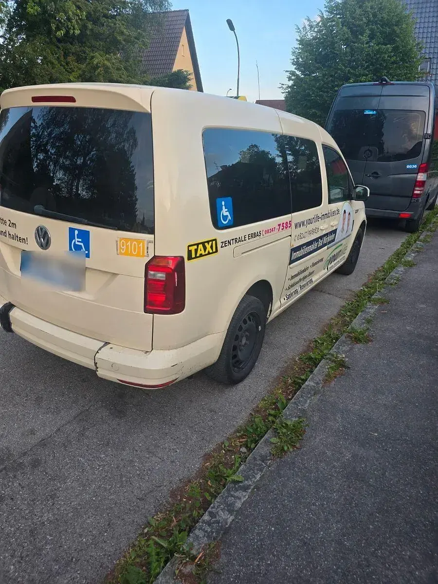 Gebraucht VW Caddy Family 102 PS (75 kW) 2017 Gelb Van / Kleinbus