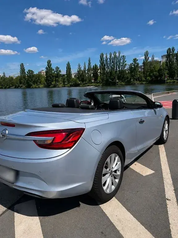 Gebraucht Opel Cascada Innovation 170 PS (125 kW) 2015 Silber Cabrio