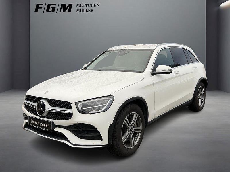 Polarweiss Gebraucht 2021 Mercedes GLC300e AMG SUV | 41.190 € (Fairer Preis) - Bild 1/4