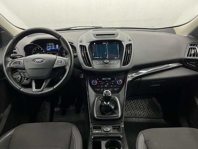 Usado Ford Kuga Titanium 150 HP (110 kW) 2019 Azul SUV
