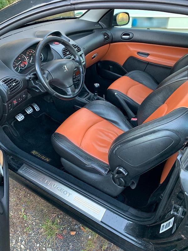 Gebraucht Peugeot 206 CC 136 PS (100 kW) 2003 Schwarz Cabrio