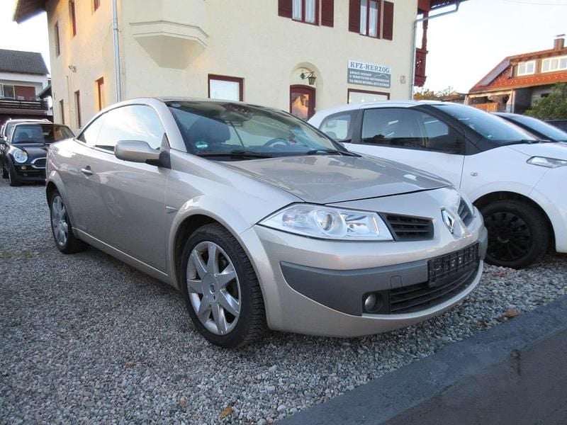 Silber Gebraucht 2006 Renault Mégane Cabriolet Exception Cabrio | 1.450 € (Fairer Preis) - Bild 1/4