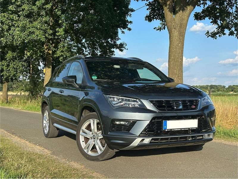 Grau Gebraucht 2019 Seat Ateca Black Edition SUV | 22.999 € (Teuer) - Bild 1/4