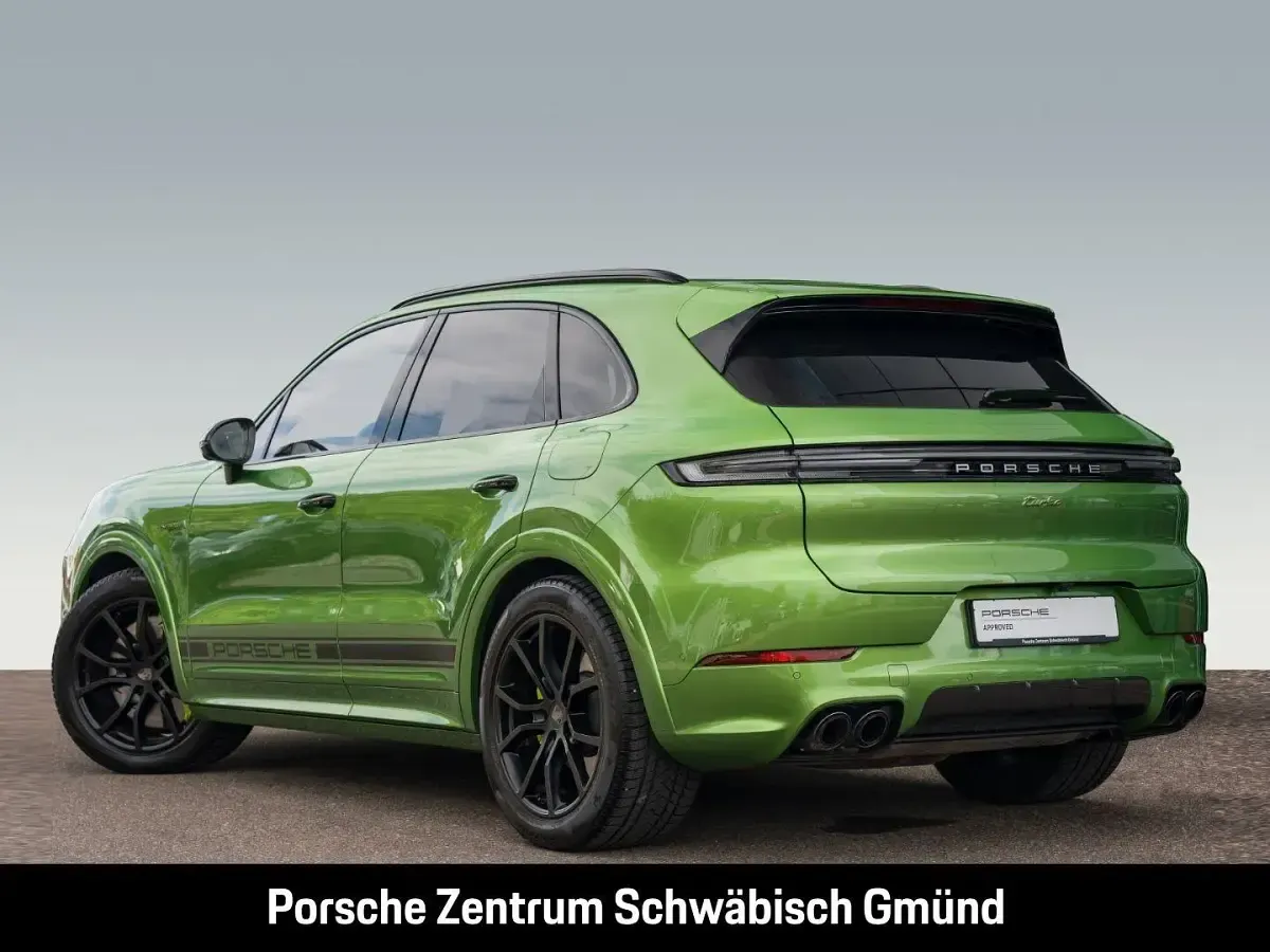 Gebraucht Porsche Cayenne Turbo E-Hybrid 740 PS (544 kW) 2024 Farbe nach wahl: javagrünmetal SUV