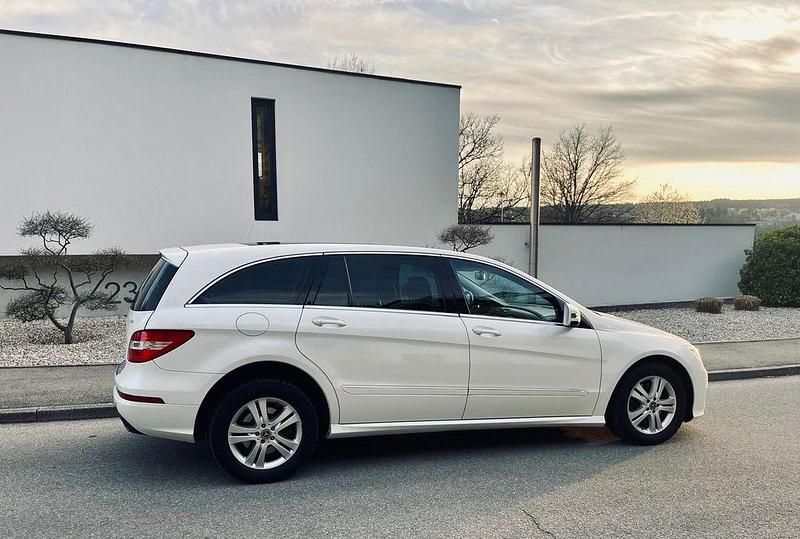 Gebraucht Mercedes R350 265 PS (194 kW) 2013 Weiß Van / Kleinbus