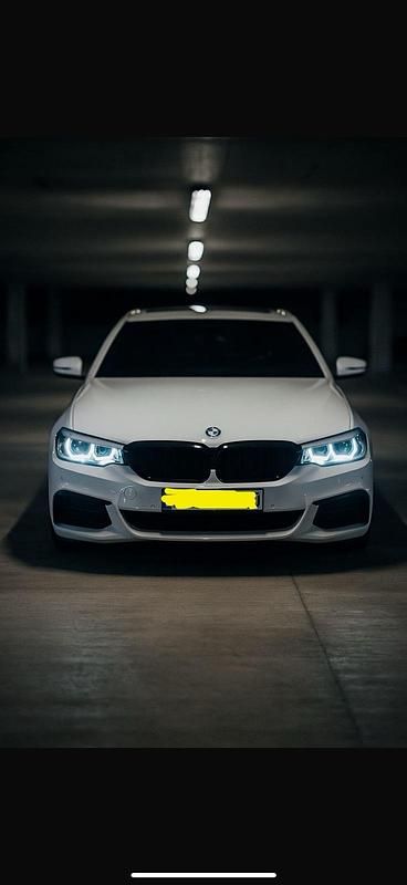 Weiß Gebraucht 2019 BMW 530 M Sport Kombi | 25.500 € (Guter Preis) - Bild 1/4