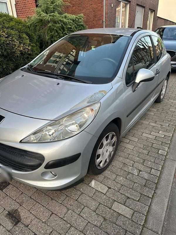 Gebraucht Peugeot 207 73 PS (53 kW) 2007 Silber Kleinwagen