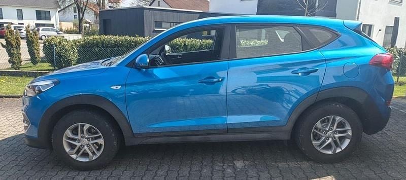 Second-hand Hyundai Tucson 132 CP (97 kW) 2017 Albastru SUV
