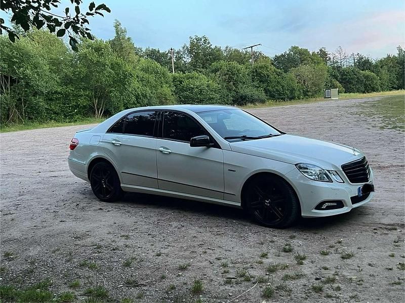 Gebraucht 2010 Mercedes E200 Avantgarde Limousine | 6.999 € (Superpreis) - Bild 1/4