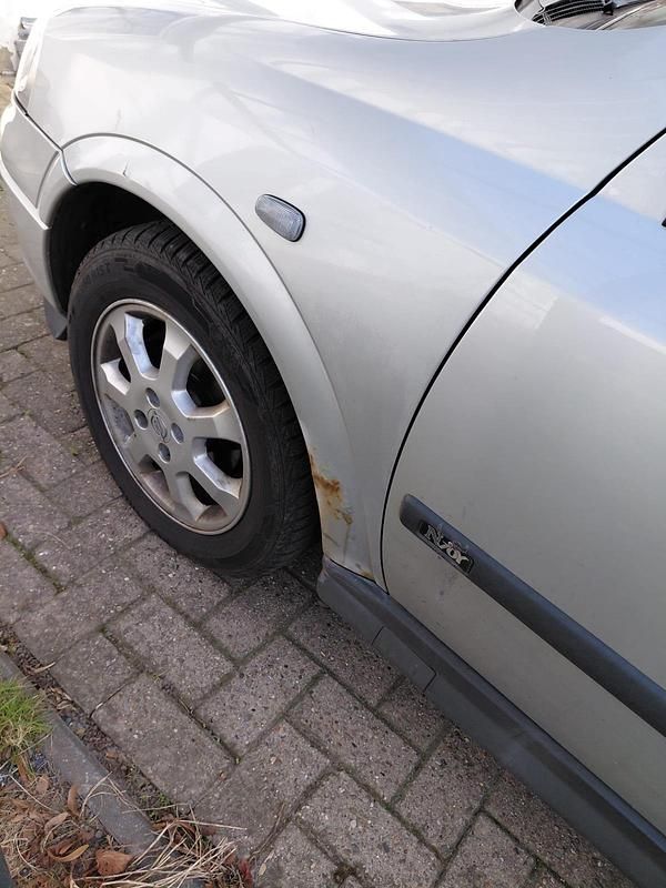 Gebraucht Opel Astra 84 PS (61 kW) 2003 Silber Limousine