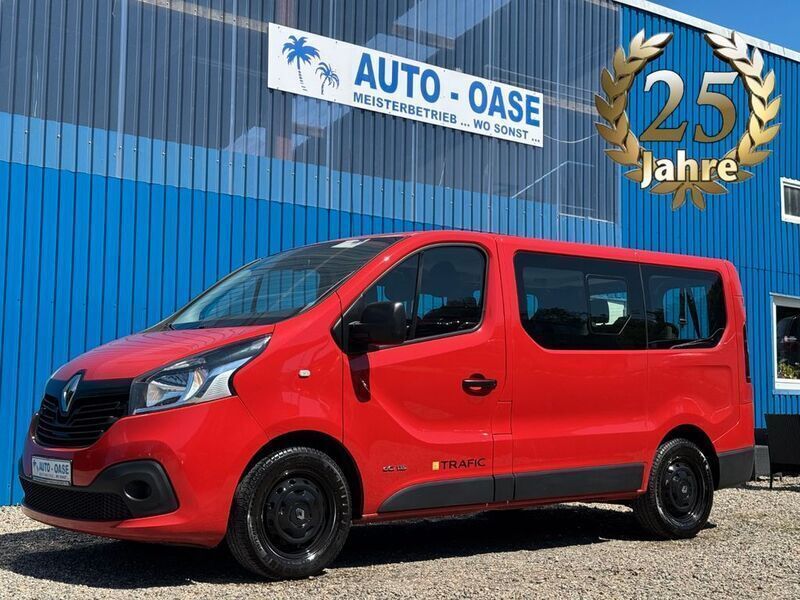 Rot Gebraucht 2015 Renault Trafic Authentique Van | 14.990 € (Etwas zu teuer) - Bild 1/2