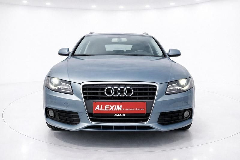 Gebraucht Audi A4 Attraction 120 PS (88 kW) 2011 Blau Kombi