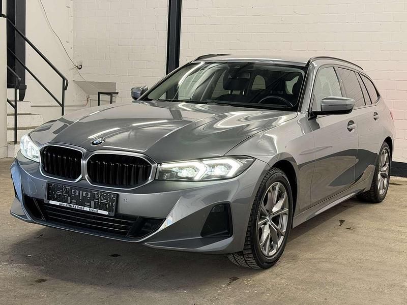 Gebraucht BMW 318 Shadowline 150 PS (110 kW) 2023 Skyscraper grau metallic Kombi