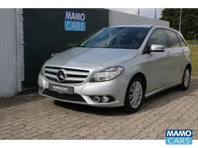 Gebraucht Mercedes B200 156 PS (114 kW) 2013 Silber Kleinwagen