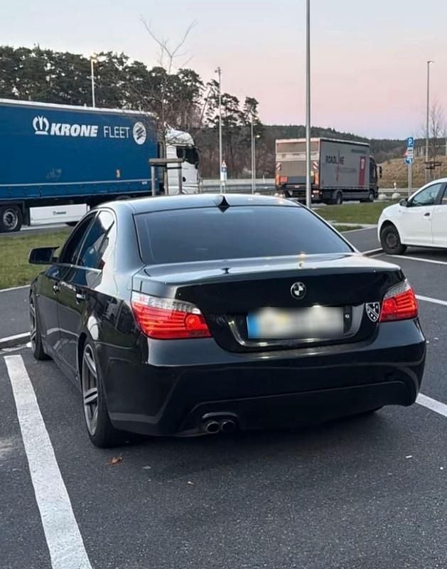 Gebraucht BMW 525 197 PS (144 kW) 2007 Schwarz Limousine