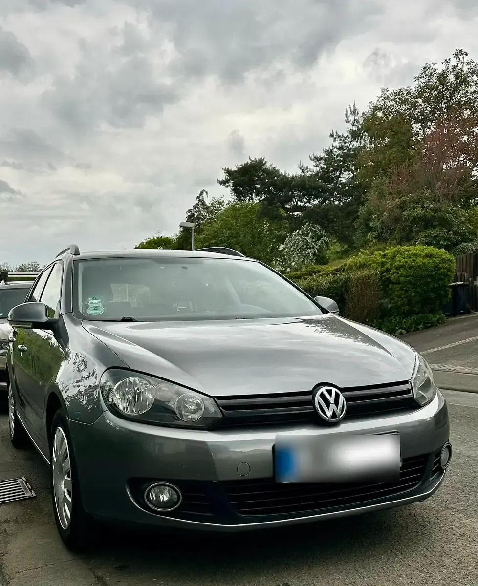 Second-hand VW Golf VI 105 CP (77 kW) 2010 Argintiu Hatchback