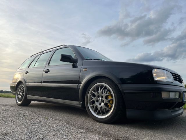 Schwarz Gebraucht 1995 VW Golf III Highline Kombi | 14.590 € - Bild 1/3