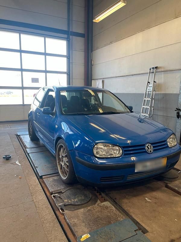 Blau Gebraucht 1998 VW Golf IV Kleinwagen | 800 € (Superpreis) - Bild 1/4