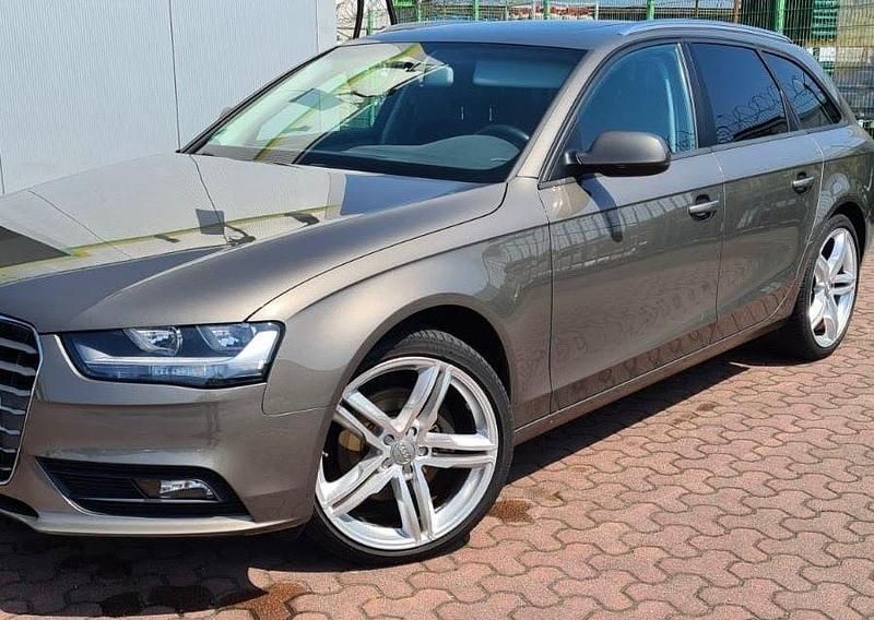 Grau Gebraucht 2015 Audi A4 Attraction Kombi | 16.400 € (Fairer Preis) - Bild 1/4
