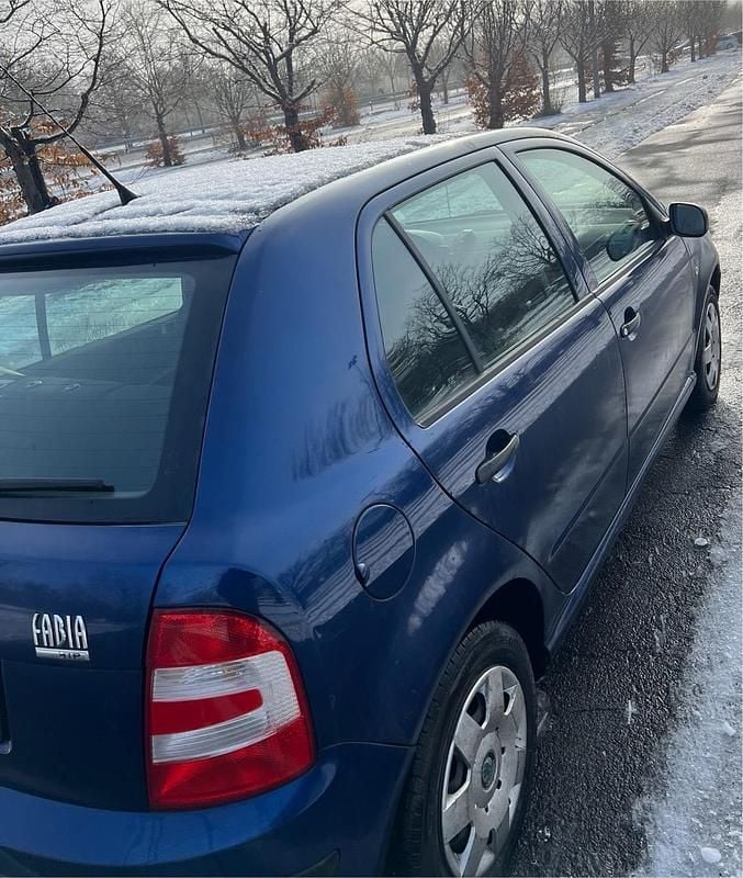 Blau Gebraucht 2007 Skoda Fabia Kleinwagen | 1.600 € - Bild 1/4