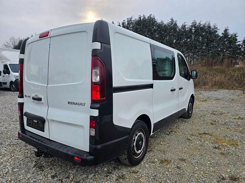 Gebraucht Renault Trafic Komfort 116 PS (85 kW) 2015 Weiß Van / Kleinbus