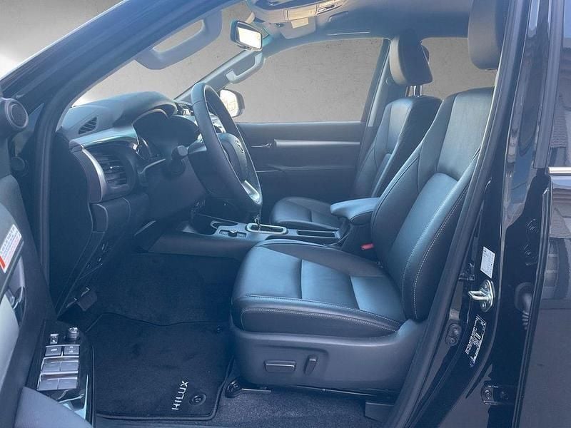 Gebraucht Toyota HiLux Executive 204 PS (150 kW) 2026 Schwarz Pickup