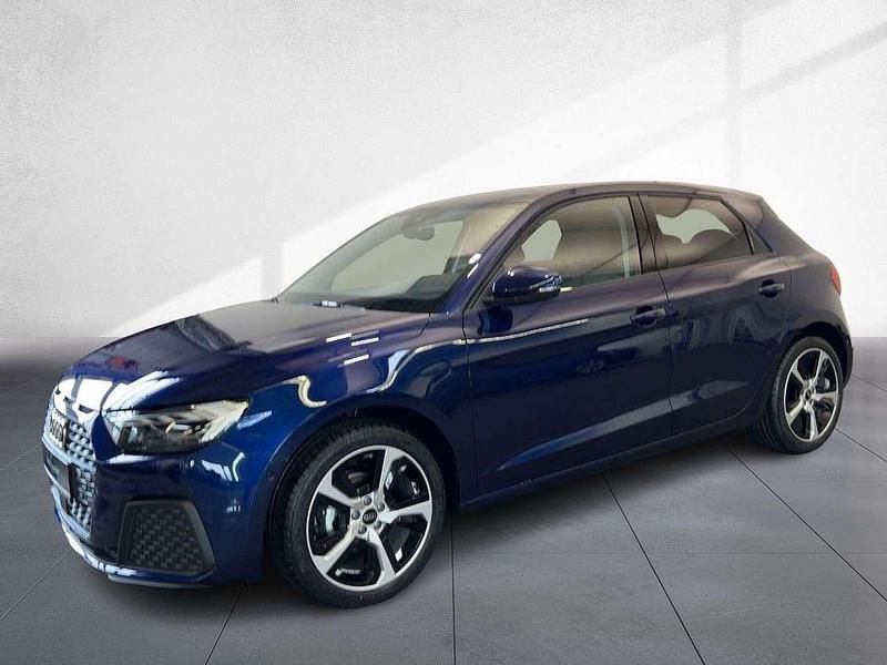 Neu Audi A1 95 PS (69 kW) 2026 Navarrablau metallic Limousine