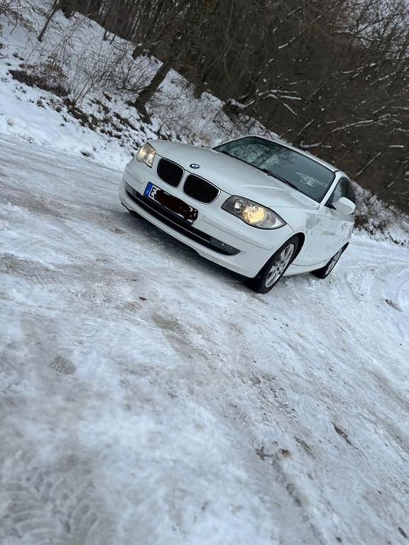 Gebraucht BMW 118 143 PS (105 kW) 2011 Weiß Kleinwagen