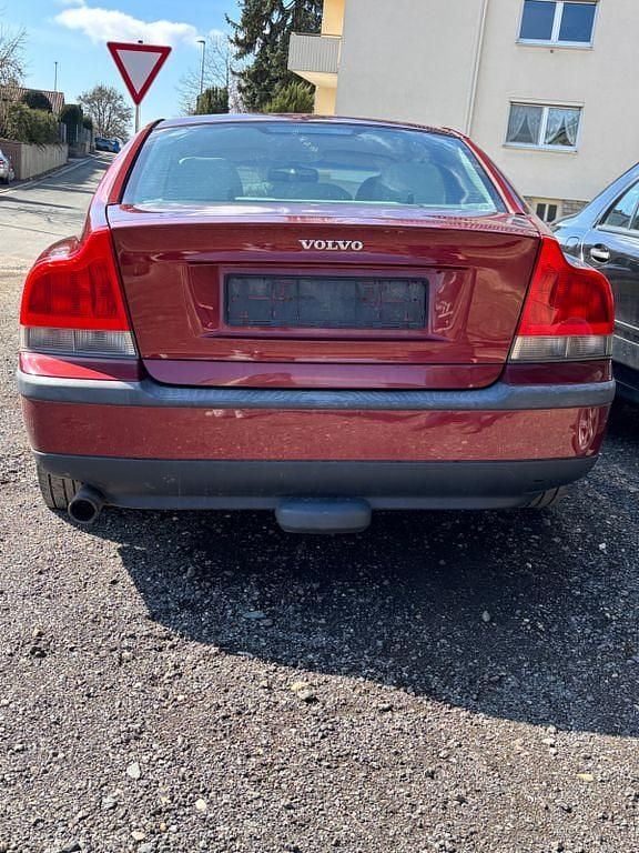 Gebraucht Volvo S60 140 PS (102 kW) 2001 Rot Limousine