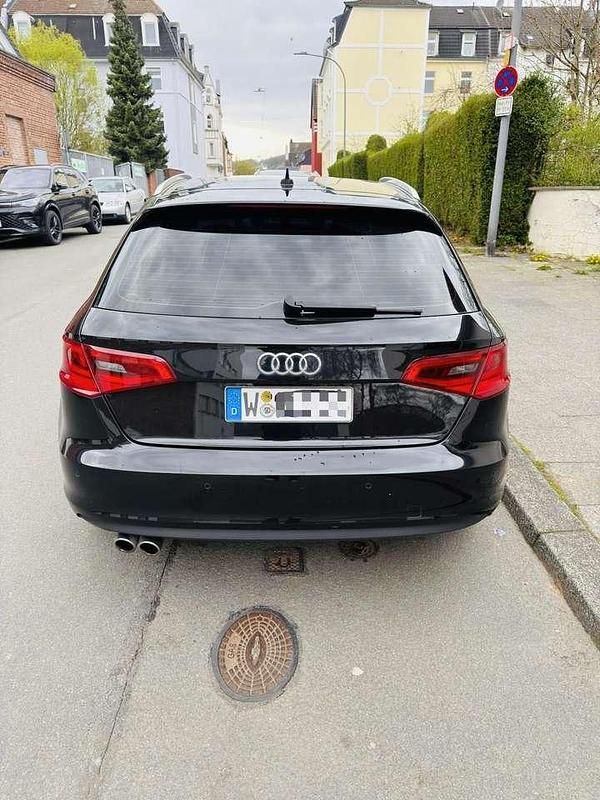 Gebraucht Audi A3 Sportback Ambiente 150 PS (110 kW) 2015 Schwarz Kleinwagen