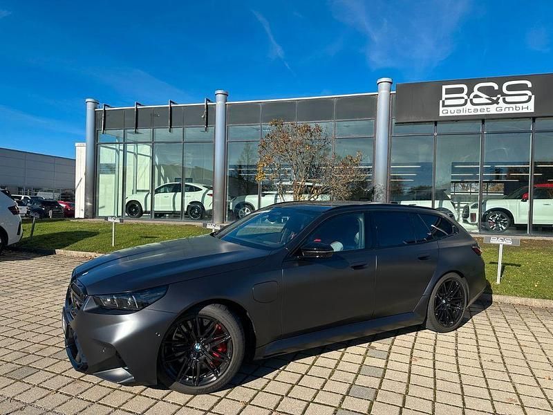 Gebraucht BMW M5 Performance 727 PS (534 kW) 2025 Frozen deep grey metallic Kombi