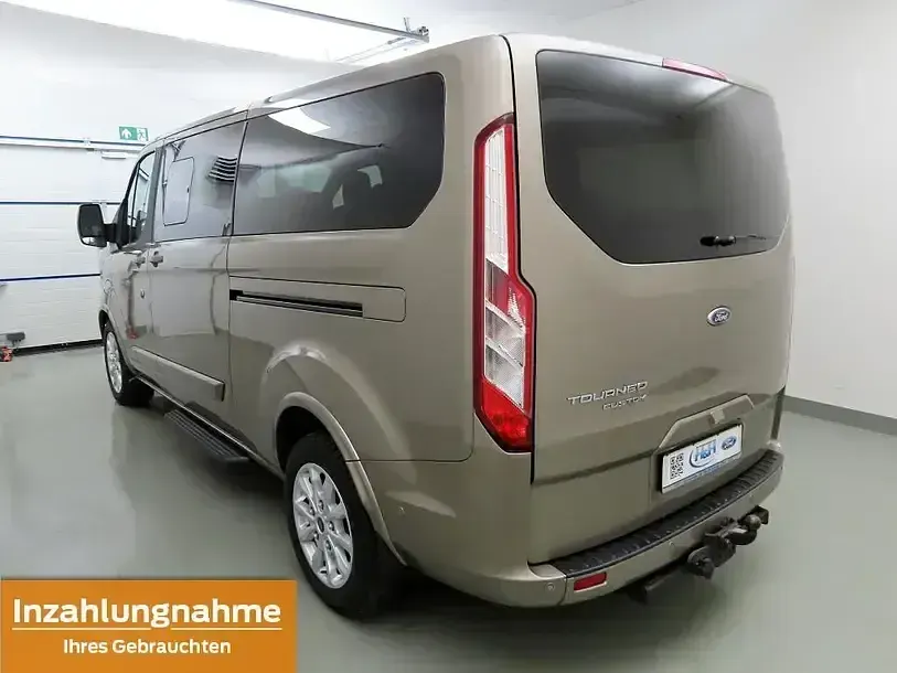 Usado Ford Tourneo Custom Titanium 185 HP (136 kW) 2022 Prateado Van