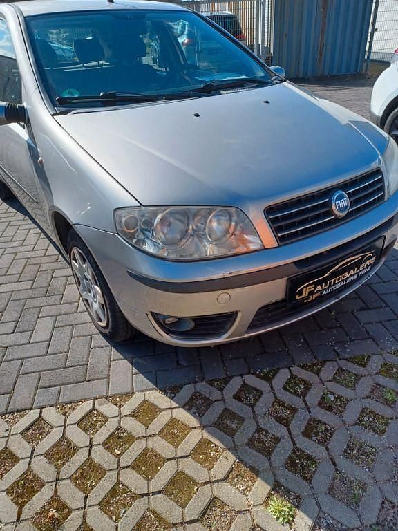 Gebraucht Fiat Punto Dynamic 60 PS (44 kW) 2003 Silber Kleinwagen