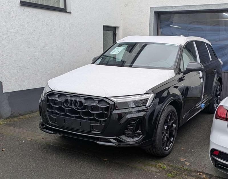 Schwarz (mythosschwarz metallic) Neu 2025 Audi Q7 S-Line SUV | 88.901 € (Guter Preis) - Bild 1/4