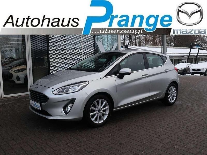 Gebraucht Ford Fiesta Titanium 101 PS (74 kW) 2017 Polarsilber metallic Kleinwagen