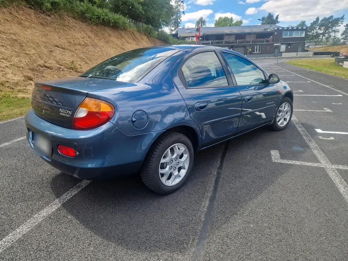 Gebraucht Chrysler Neon 133 PS (97 kW) 2001 Blau Limousine