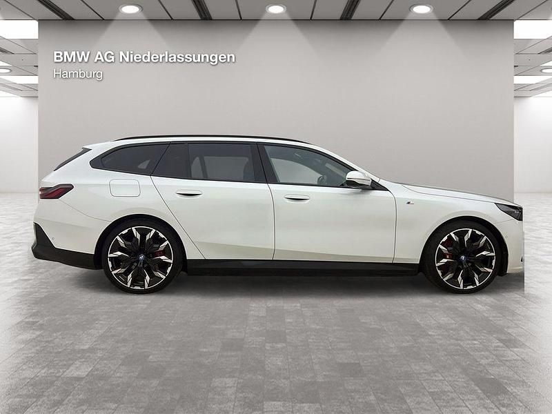 Gebraucht BMW i5 M Sport 250 kW (340 PS) 2025 Weiß Kombi