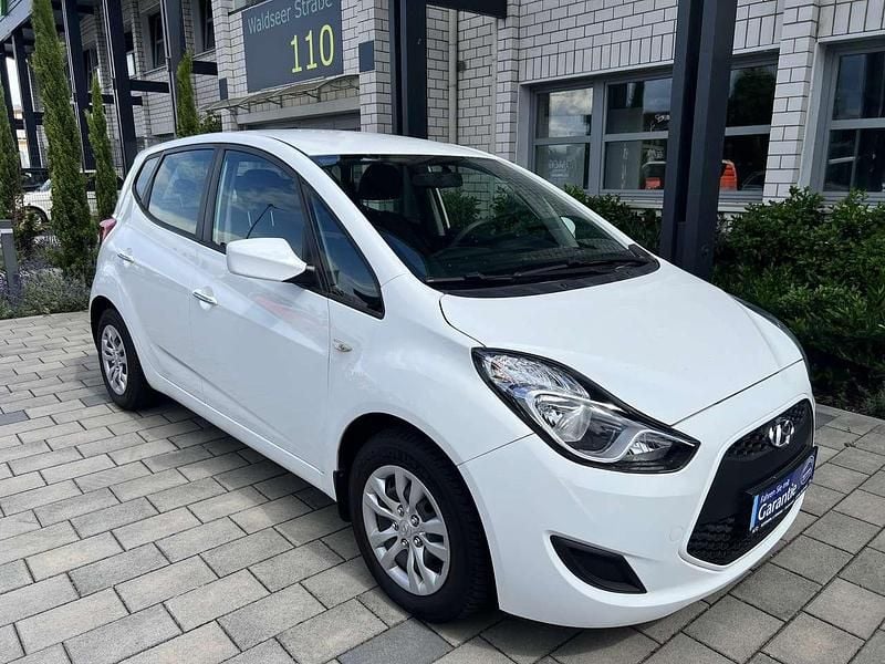 Weiß Gebraucht 2019 Hyundai ix20 Space Van / Kleinbus | 11.990 € (Fairer Preis) - Bild 1/4