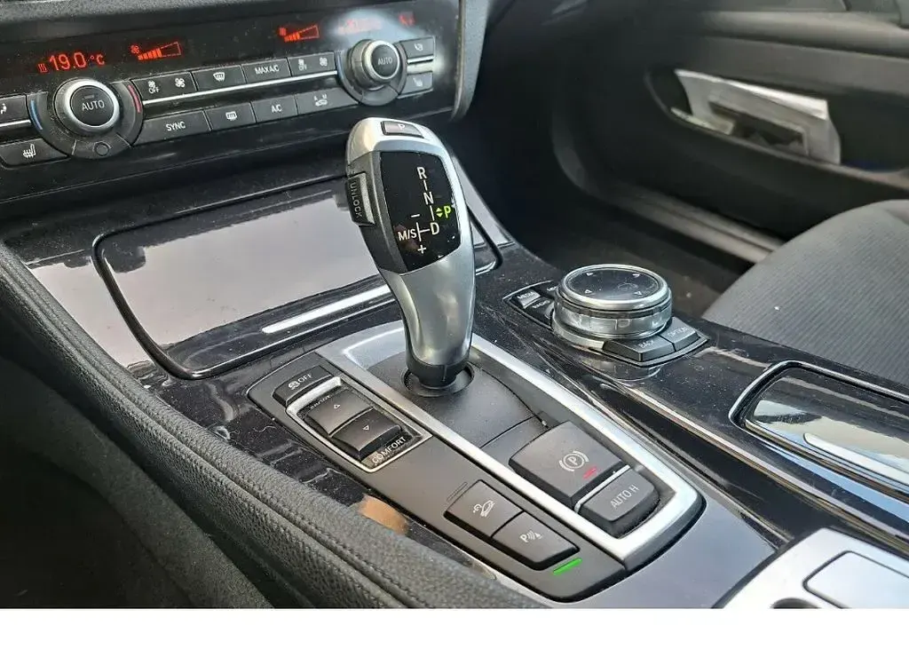 Gebraucht BMW 520 184 PS (135 kW) 2014 Schwarz Kombi
