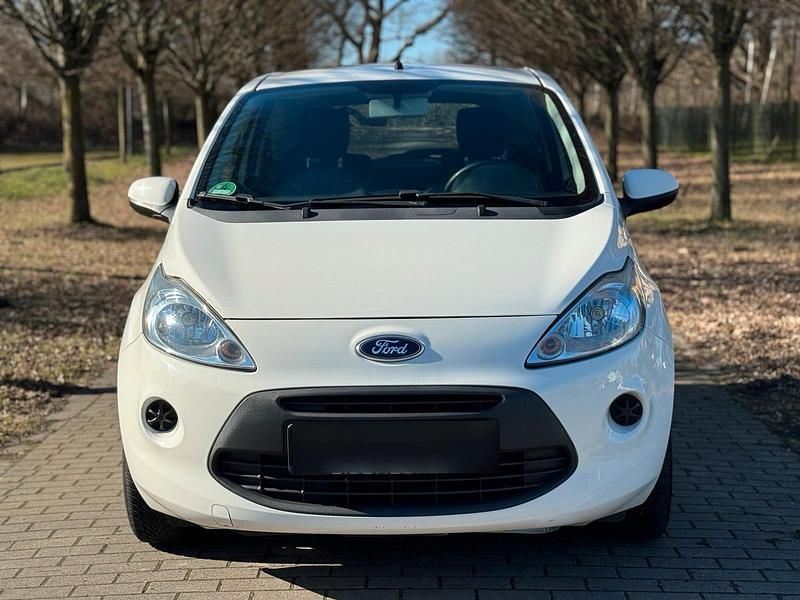 Gebraucht Ford Ka Titanium 69 PS (50 kW) 2013 Weiß Kleinwagen