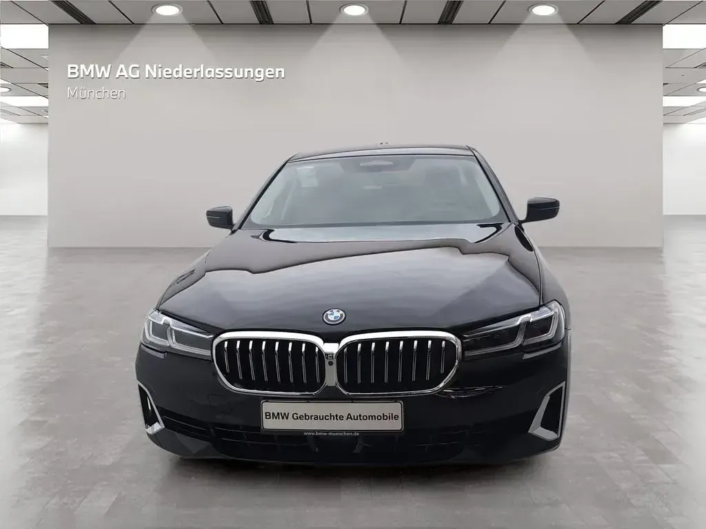 Gebraucht BMW 530e 184 PS (135 kW) 2023 Schwarz Limousine