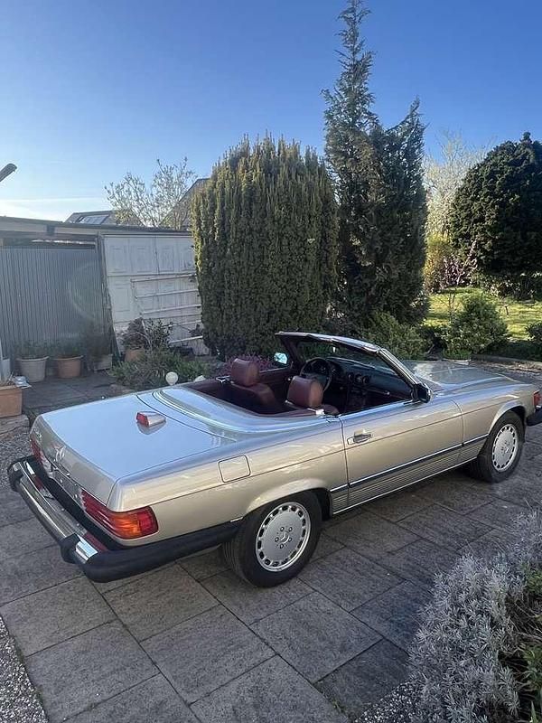 Gebraucht Mercedes 560 232 PS (170 kW) 1986 Rauch silber Cabrio