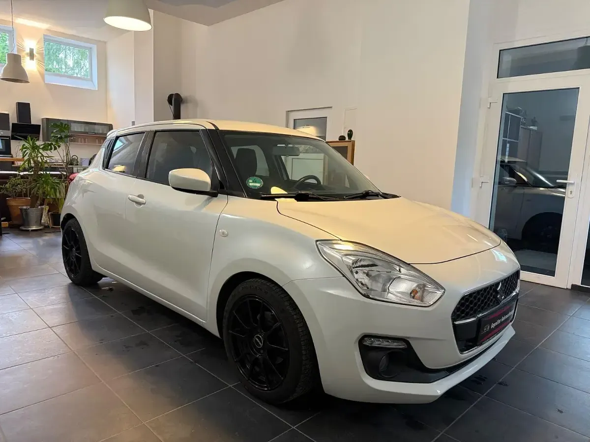 Usata Suzuki Swift Comfort+ 111 CV (81 kW) 2018 Bianco Utilitaria