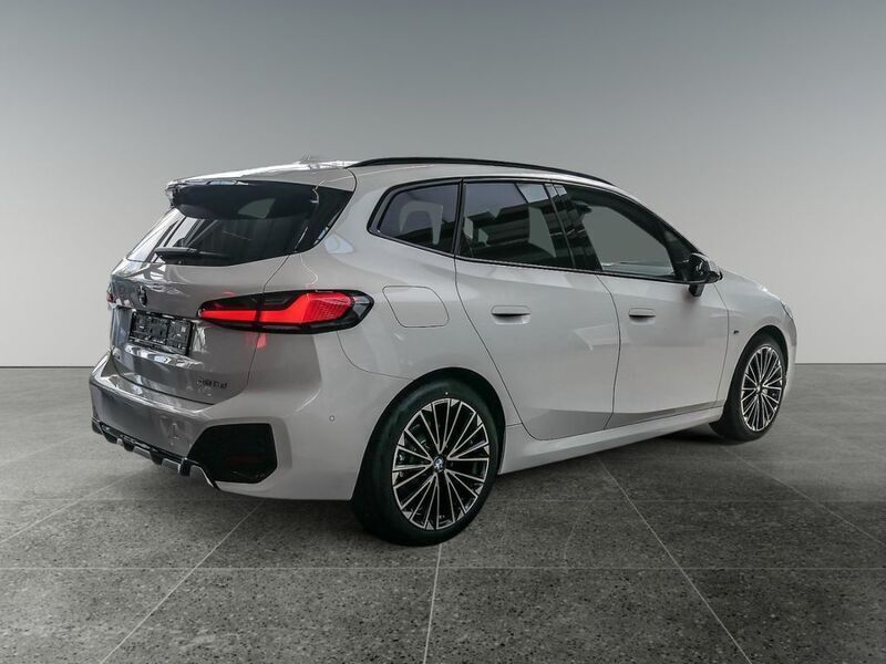 Neu BMW 223 Active Tourer Performance 197 PS (144 kW) 2025 Weiss Van / Kleinbus
