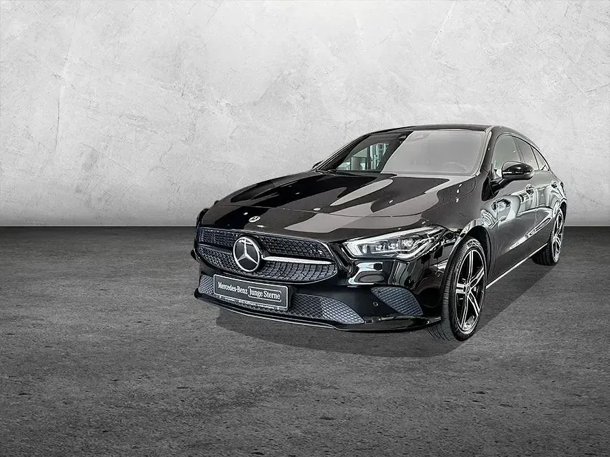 Gebraucht Mercedes CLA250e Night 160 PS (117 kW) 2023 Schwarz Coupé