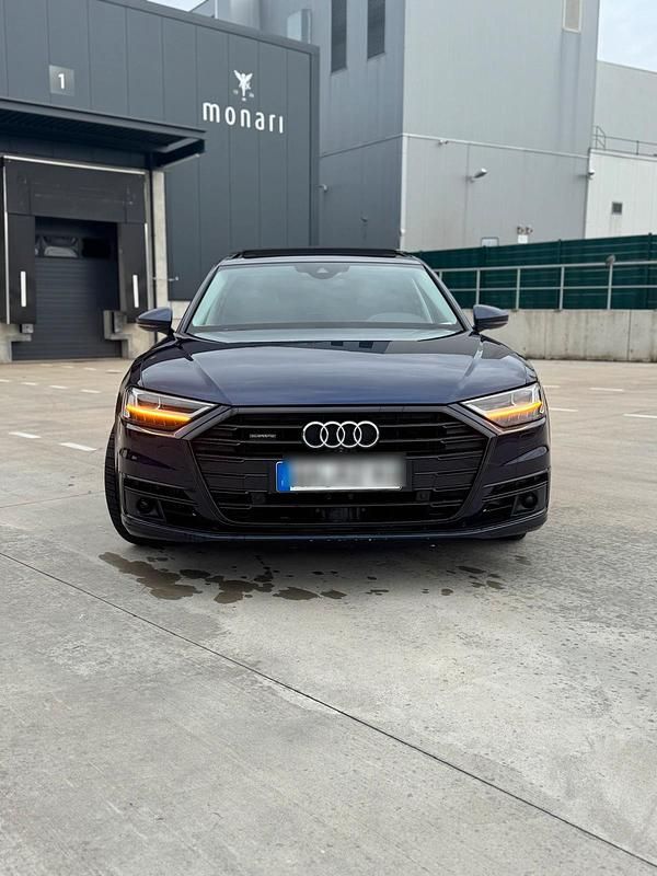 Blau Gebraucht 2018 Audi A8 Comfort Limousine | 37.000 € (Guter Preis) - Bild 1/4