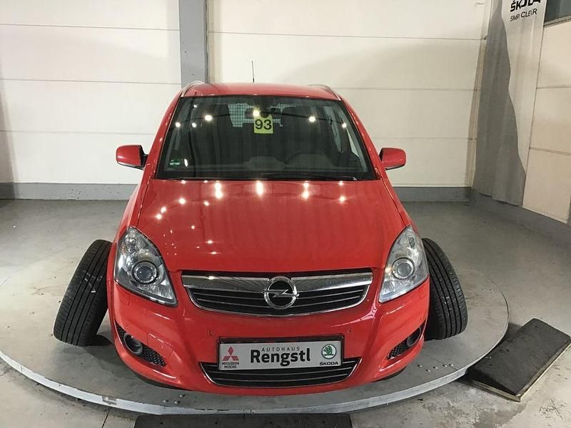 Gebraucht Opel Zafira Family 125 PS (91 kW) 2012 Rot Van / Kleinbus